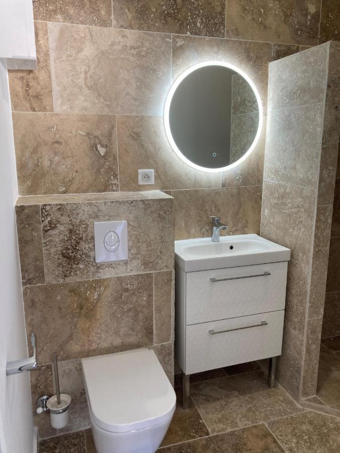 Charmant Studio Dans Villa - Parking - Jardin Ла Сен-сюр-Мер Екстериор снимка